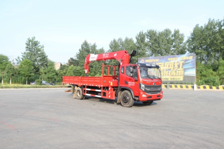 東風(fēng)華神D∨3單橋隨車吊，上裝長興6.3噸4節(jié)直臂吊機(jī)