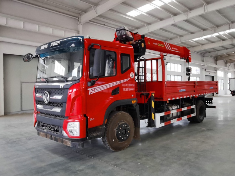 國六東風(fēng)華神T5排半隨車吊，上裝三一8噸直臂式吊機(jī)