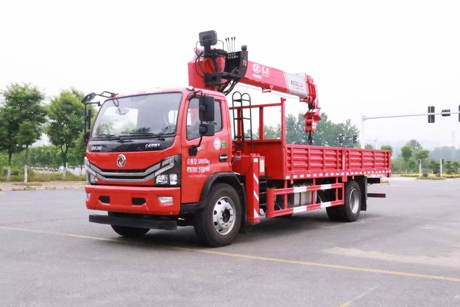 東風(fēng)多利卡D8單橋上裝長興8噸4節(jié)臂吊機