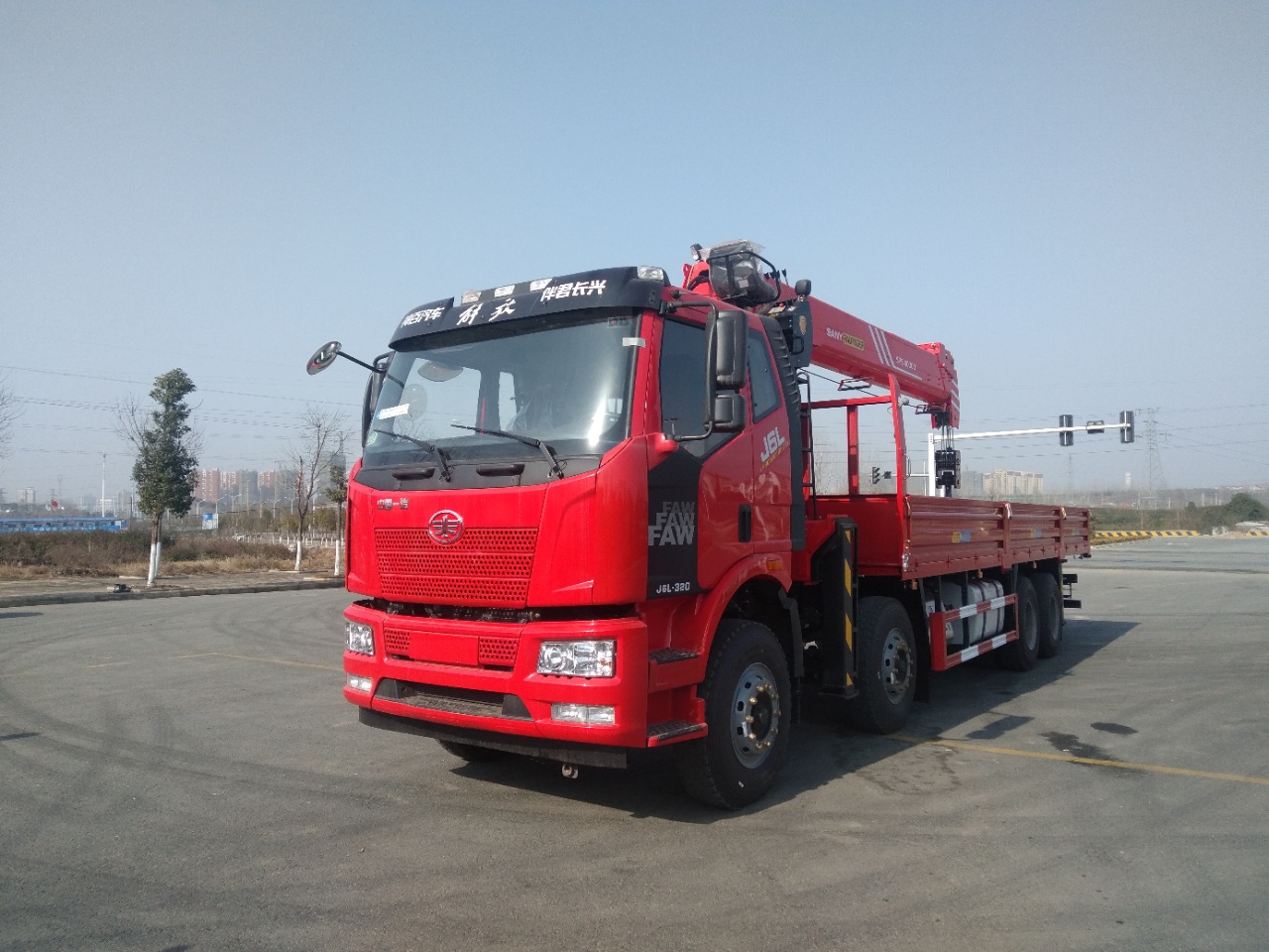 國(guó)六解放J6L前四后八隨車吊專用底盤