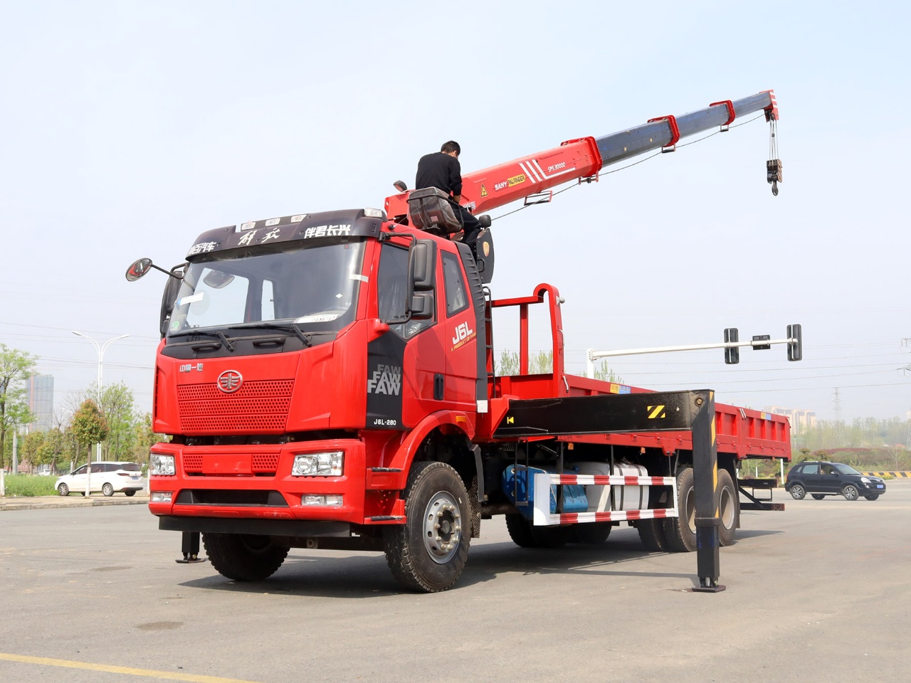 國(guó)六解放J6后八輪隨車吊專用底盤(pán)