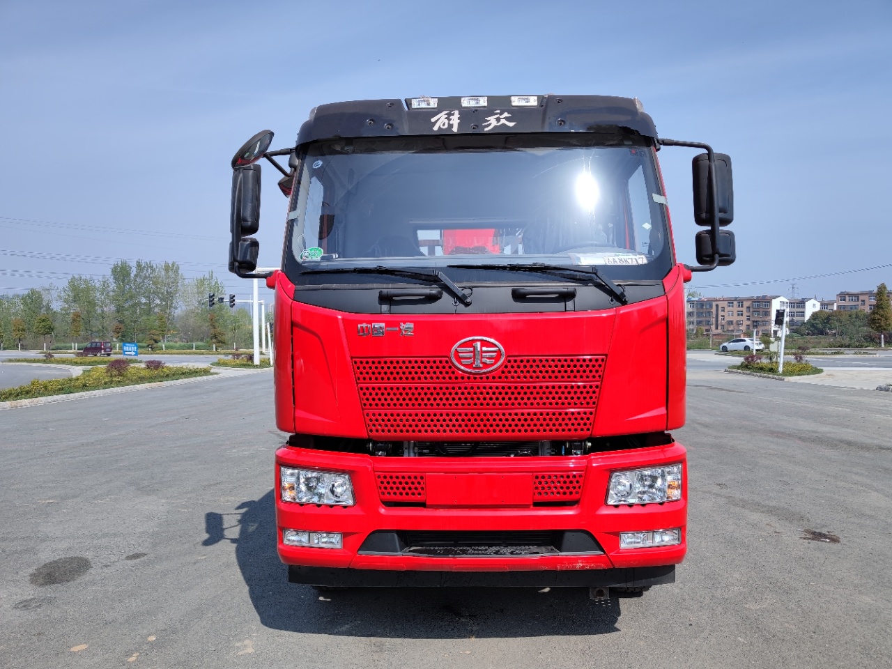 國(guó)六解放J6后八輪隨車吊專用底盤(pán)